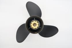 Solas Amita 13,25x18" alumiini potkuri (Mercury 60-125 / Honda 75-130) 15 booria