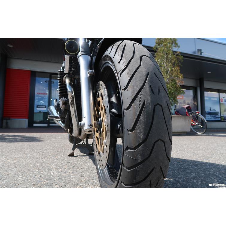 XJR Moottoripyörä