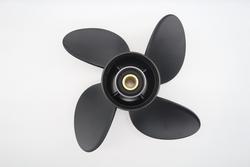 Solas Amita Suz/Ya 13.75 x 17" alumiinipotkuri 4-lapainen DF90-140 / Yamaha (K)