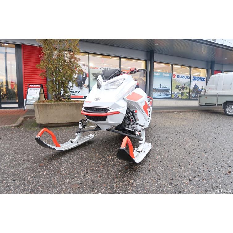 Freeride Moottorikelkka