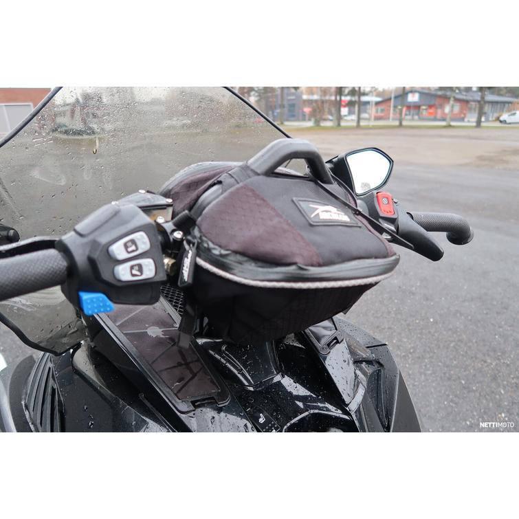 XF Moottorikelkka