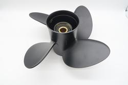 Solas Amita Suz/Ya 13.75 x 17" alumiinipotkuri 4-lapainen DF90-140 / Yamaha (K)