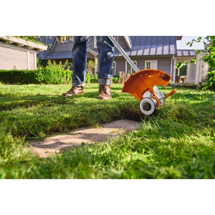 Stihl FSA 50 akkutimmeri. Sis AK 10 akun ja AL 101 laturin