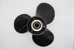 Mercury 17.75 x 17 Bravo II LH, potkuri alumiinia, korvaa 8M0155029