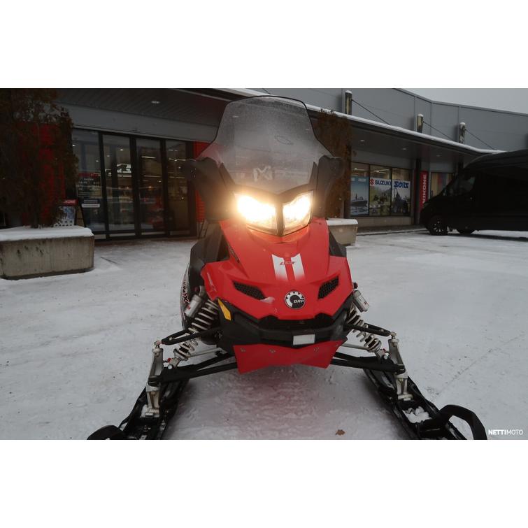 Adventure Moottorikelkka