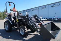 Solis 26 9+9 XL 4wd musta pientraktori etukuormaajalla ja sorakauhalla