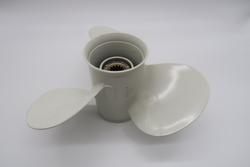 Solas Amita Tohatsu/Nissan 11.1 x 13" alumiinipotkuri 3-lapainen 35-70 hp