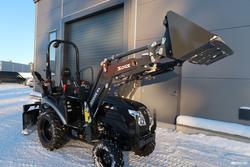 26 9+9 XL 4wd musta pientraktori etukuormaajalla, sorakauhalla ja lumilingolla