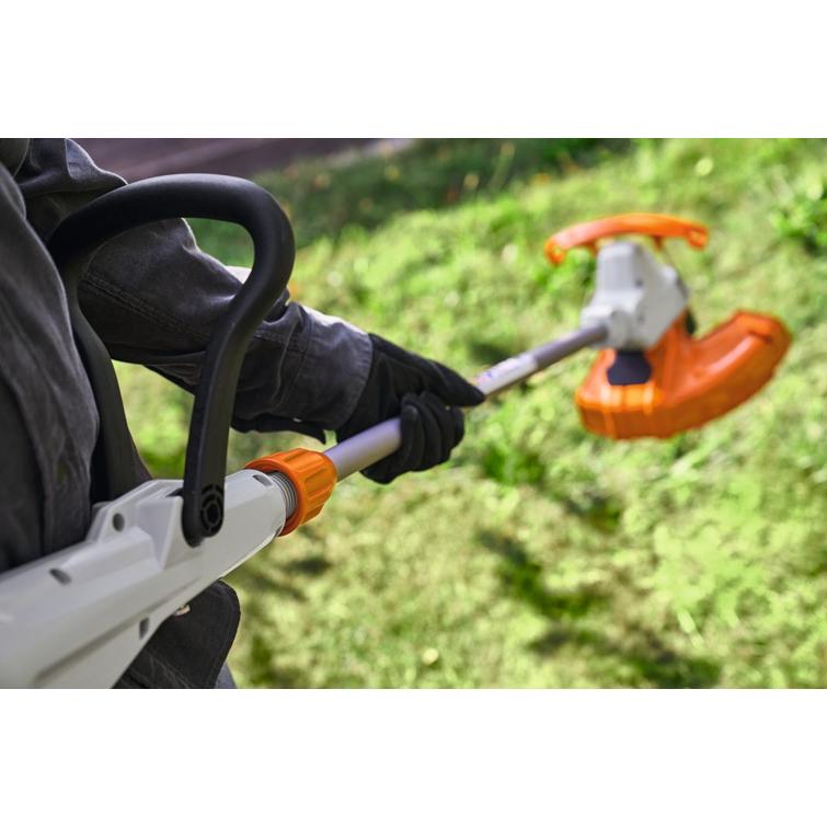 Stihl FSA 50 akkutimmeri. Sis AK 10 akun ja AL 101 laturin