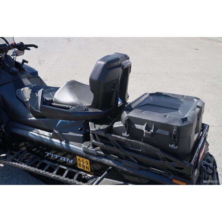 Titan Moottorikelkka