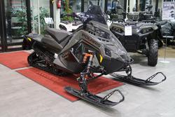 650 INDY VR1 DYNAMIX 137" 2025