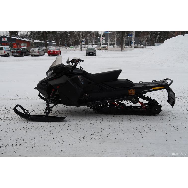 Renegade Moottorikelkka