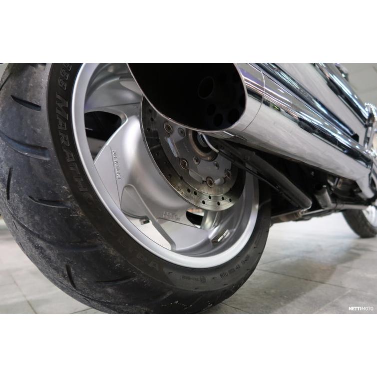 Intruder Moottoripyörä