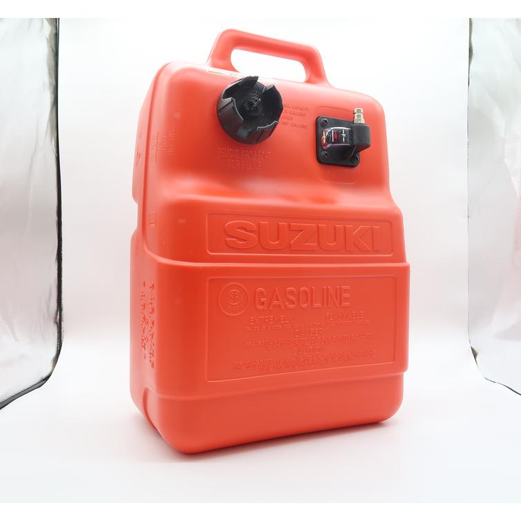 Suzuki polttoainesäiliö 25 litraa, mittarilla. Tankin liittimen koko 13 mm